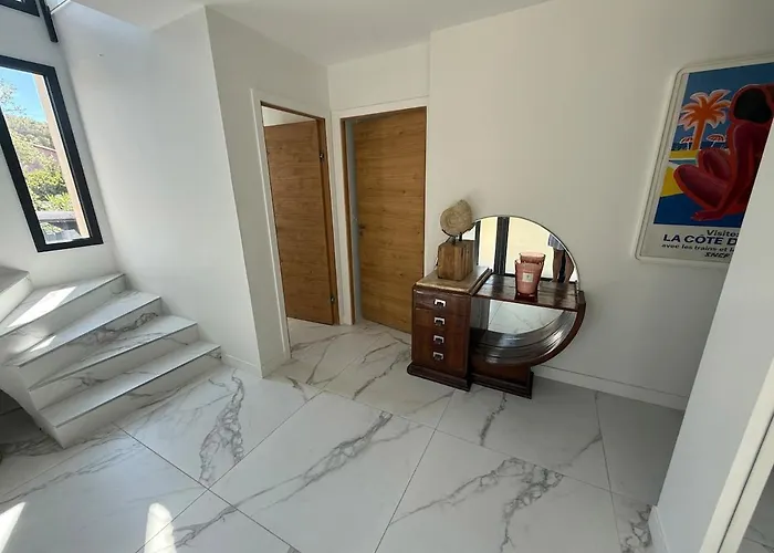 Beautiful With Sea View Villa *