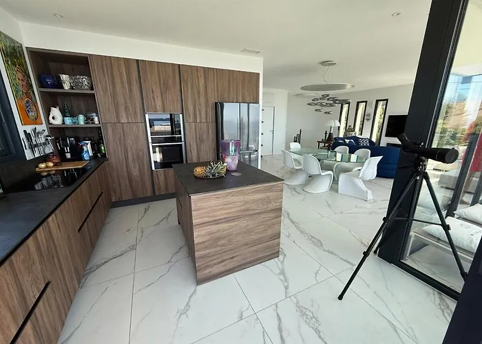 Beautiful With Sea View *