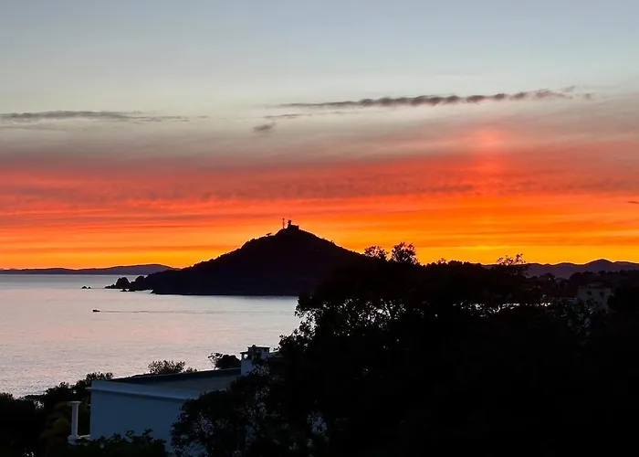 Villa Beautiful With Sea View Saint-Raphaël