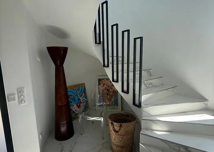 Beautiful With Sea View Villa Saint-Raphaël